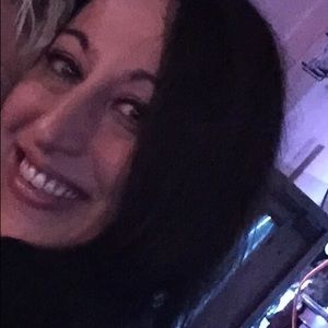 Meet your Posher, Elisa